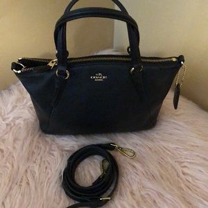 🌹SOLD🌹Coach cross body Purse 👛